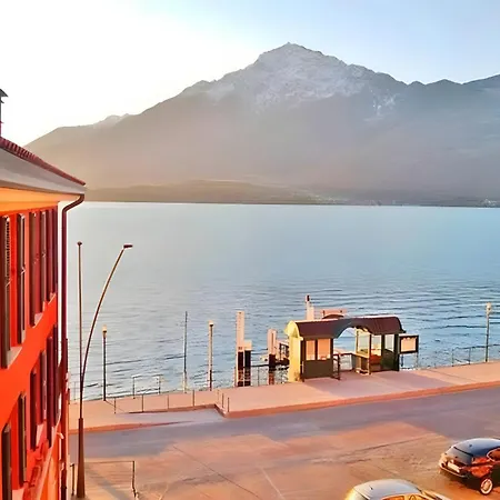 Spacious Historic F1 아파트 *