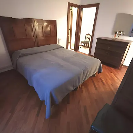 Spacious Historic F1 * Gravedona