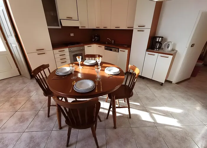 Spacious Historic F1 Appartement *