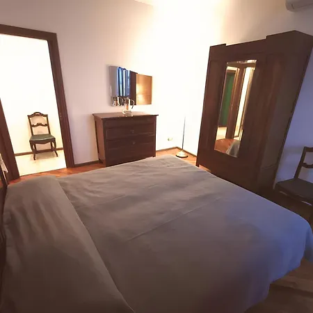 Spacious Historic F1 Apartament Gravedona